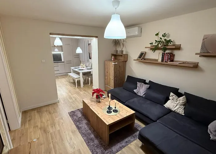 Stylovy 2 Izbovy L Stura 公寓